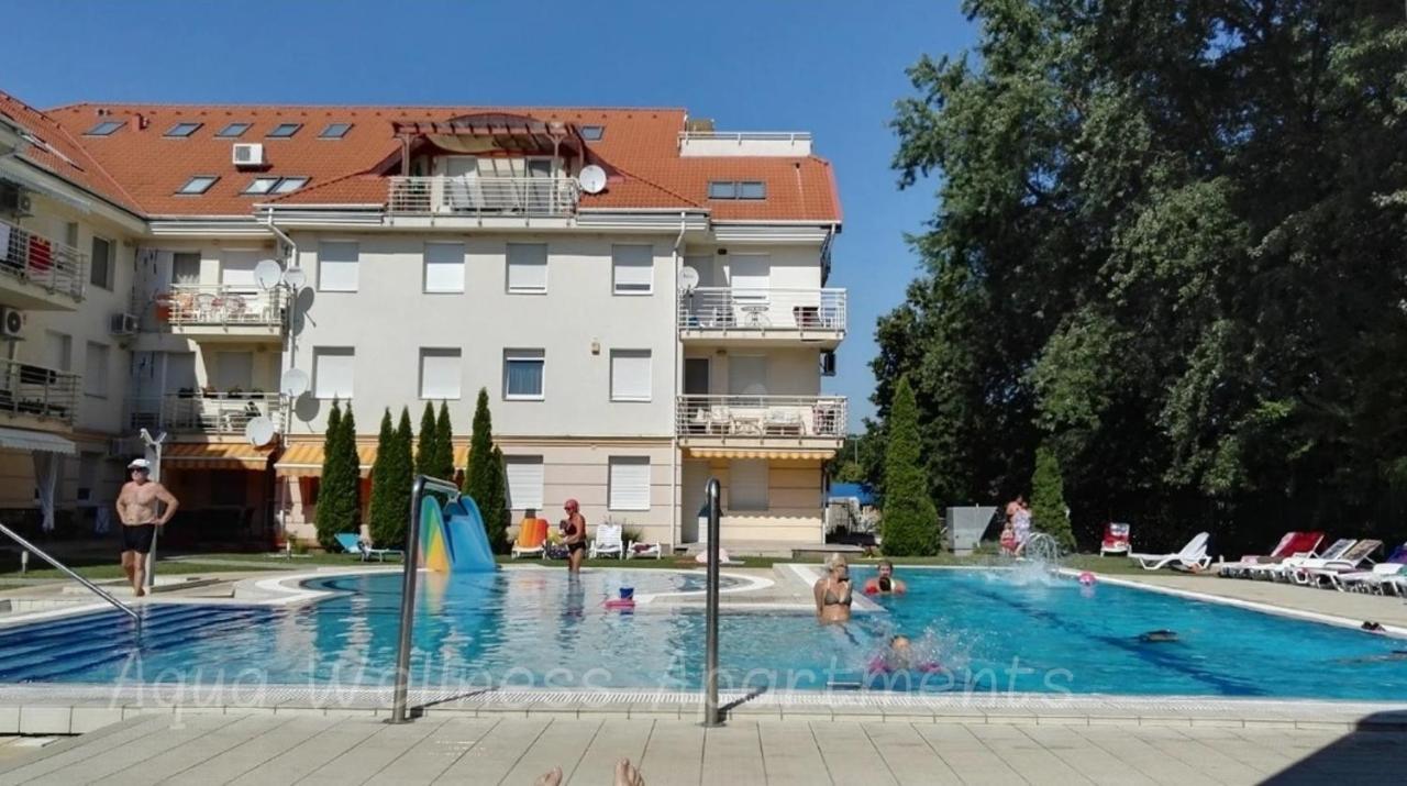 Aqua Wellness Apartments ハイデゥソボスロー エクステリア 写真
