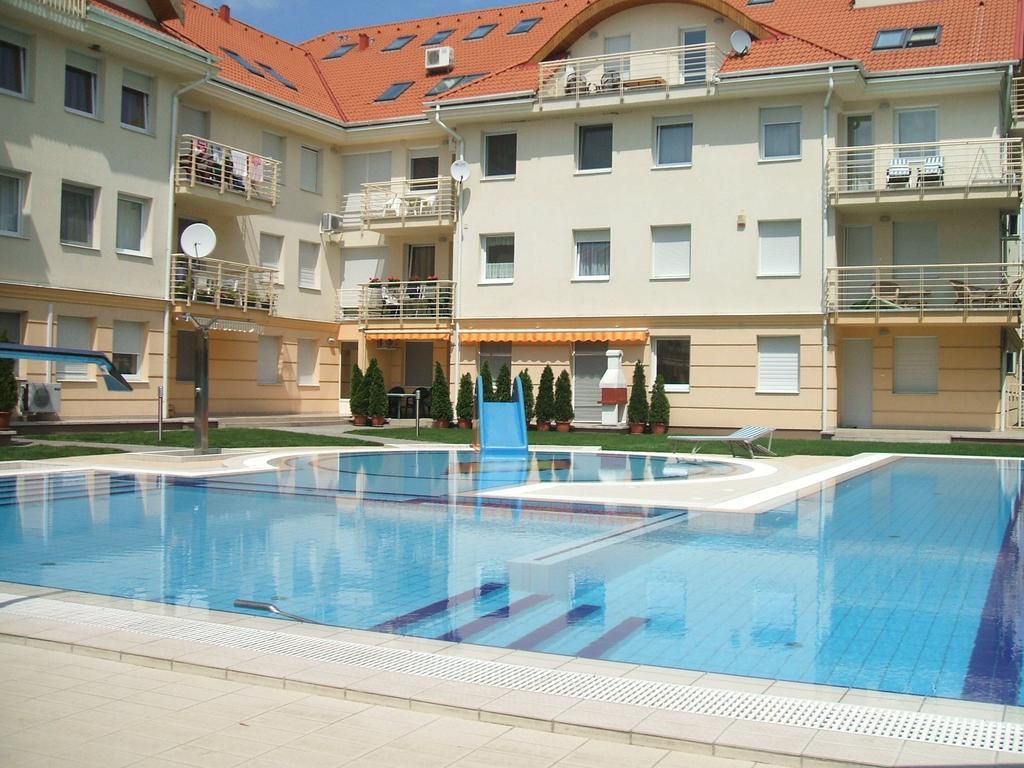Aqua Wellness Apartments ハイデゥソボスロー 部屋 写真